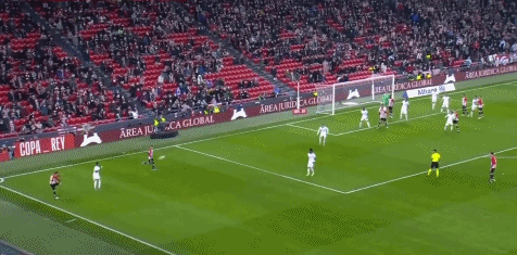 湖人本季10场失利均净负两位数！老詹输圣诞大战后直接走回更衣室