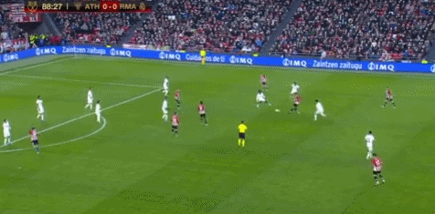 欧冠赛场精彩瞬间：皇马主场2-0取胜,